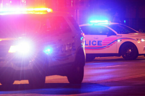 DC man arrested after stabbing officer during scuffle