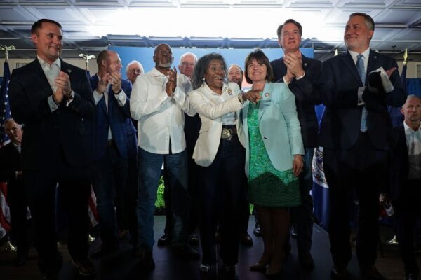 Virginia Attorney General Jason Miyares, Republican Virginia gubernatorial candidate Winsome Earle-Sear, Virginia state delegate Delores Oates, Virginia Gov. Glenn Youngkin and Virginia Republican candidate for Lt. Gov. John Reid