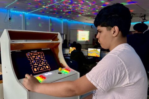 ’80s-style arcade helps students at Edison Academy totally relax