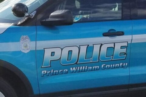 3 wounded in shooting near Potomac Mills shopping mall