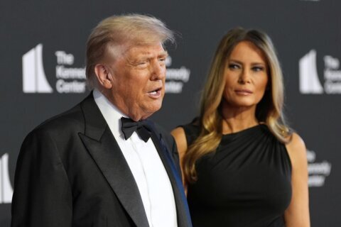 Trump booed and cheered at the Kennedy Center while attending ‘Les Misérables’