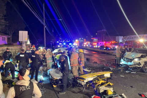 5 injured, 1 dead in multivehicle crash in Montgomery Co.